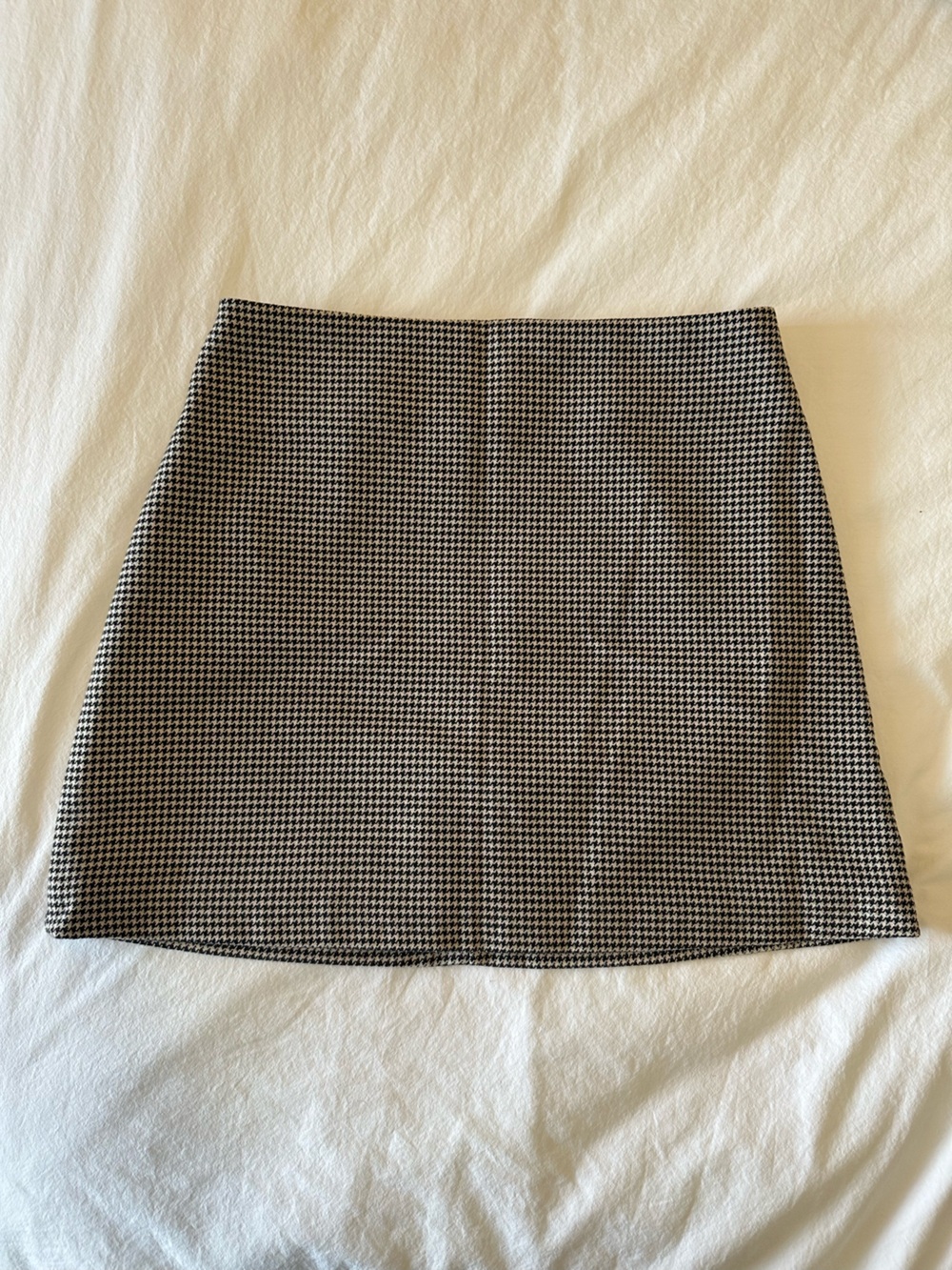 H&M Black and White Houndstooth Mini Skirt